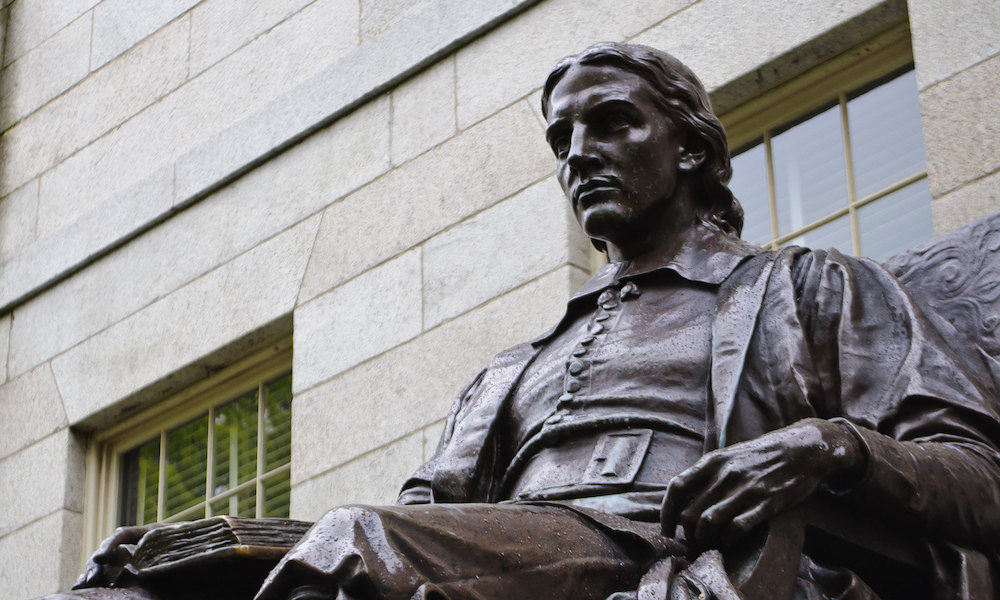Statue of John Harvard, Harvard University